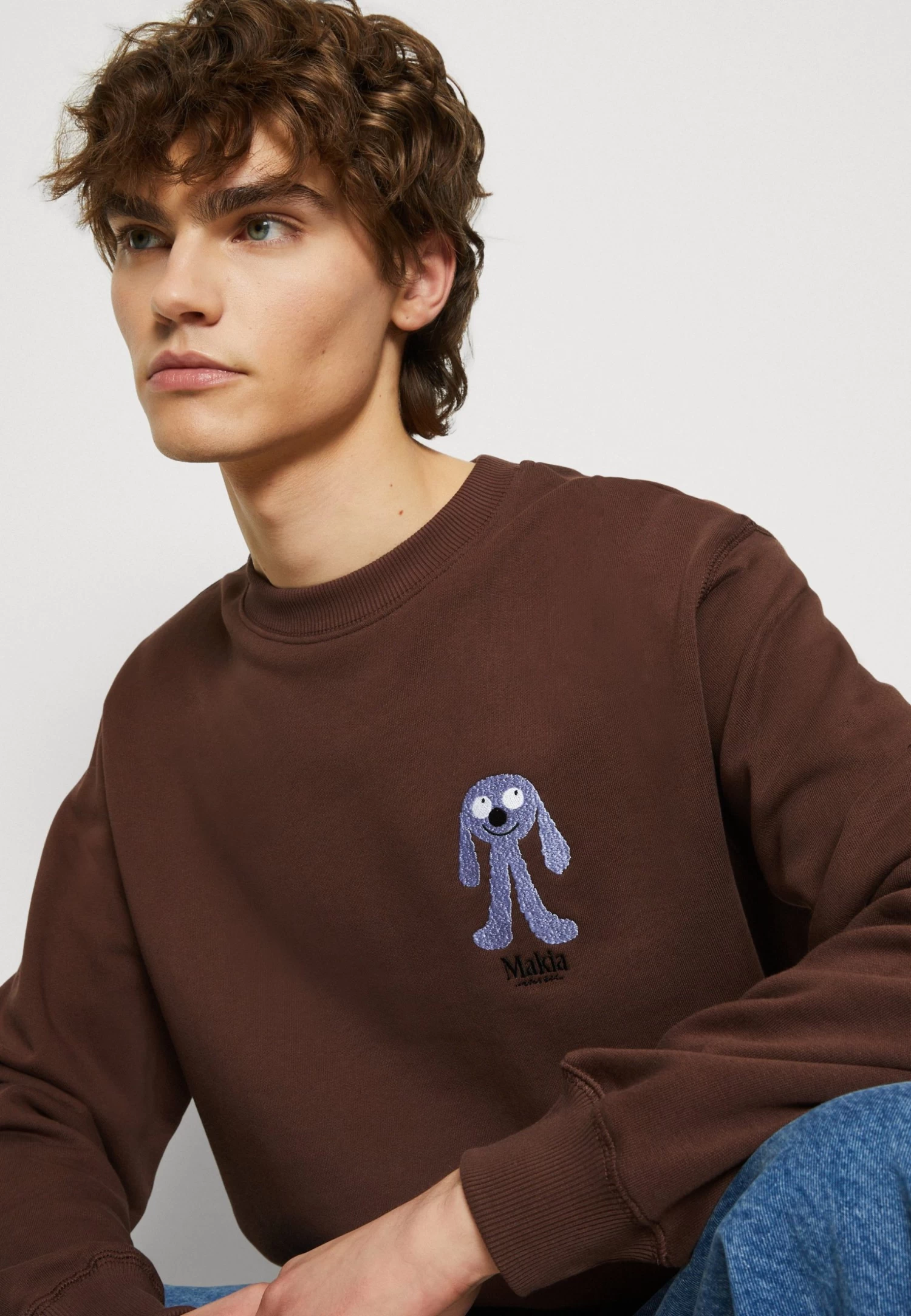 Makia Doggo Unisex - Sweatshirt - Dark Brown - Image 4