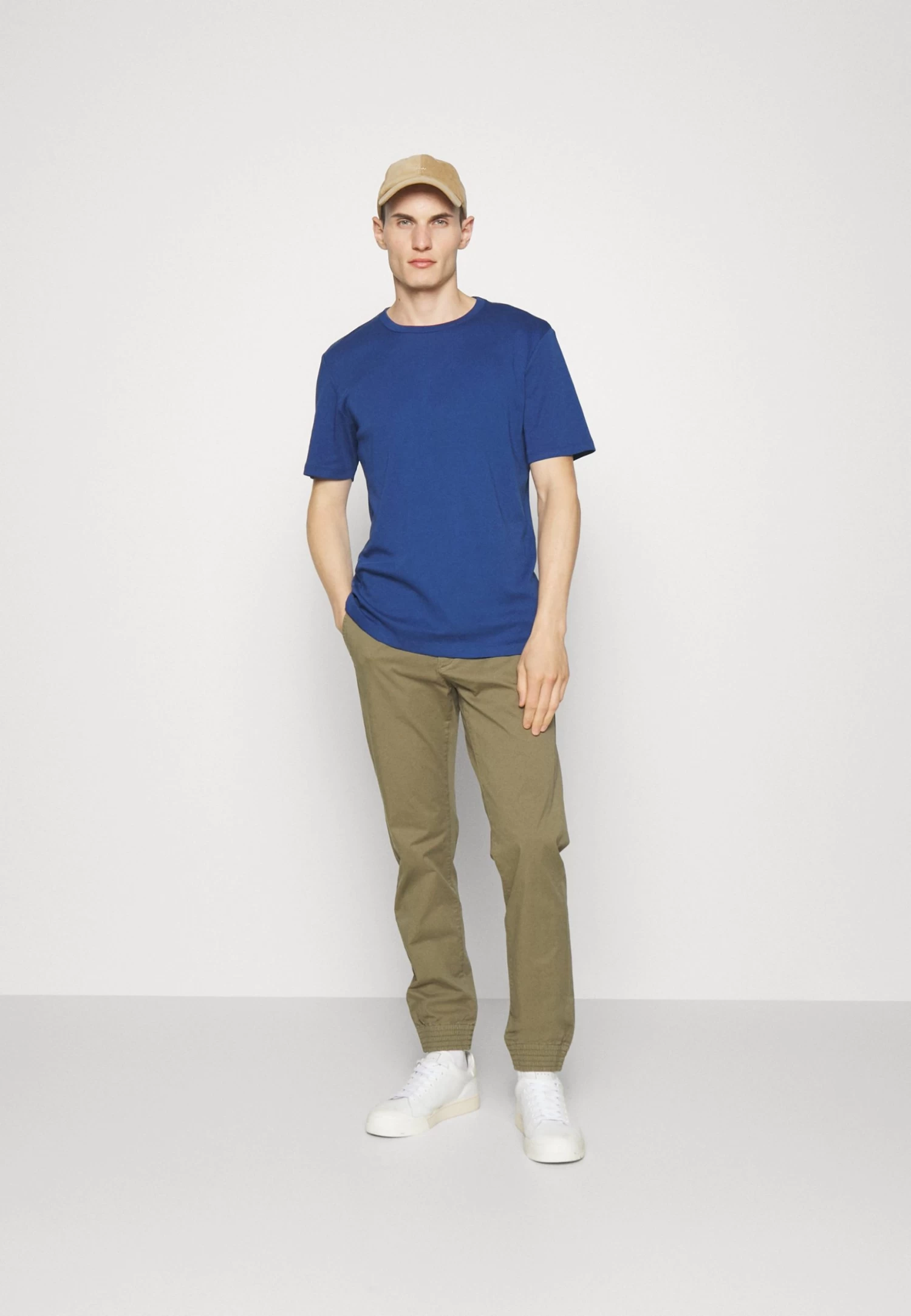 Hugo Dozy - Basic T-Shirt - Navy - Image 2