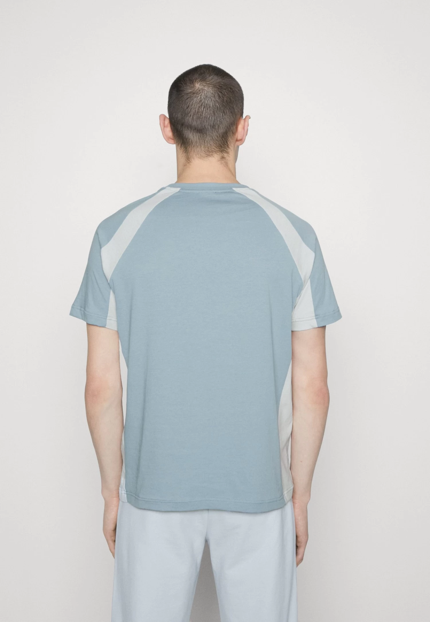 EA7 Emporio Armani Print T-Shirt - Light Blue - Image 3