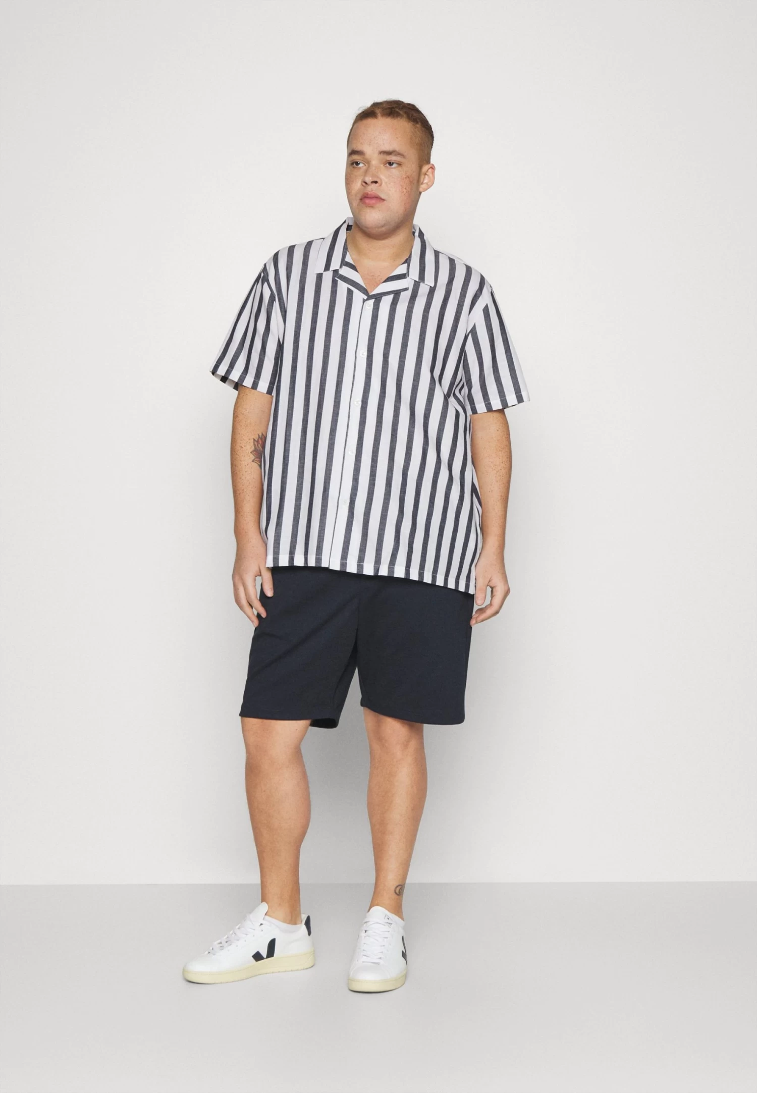 Lindbergh Striped Resort - Shirt - Navy - Image 2