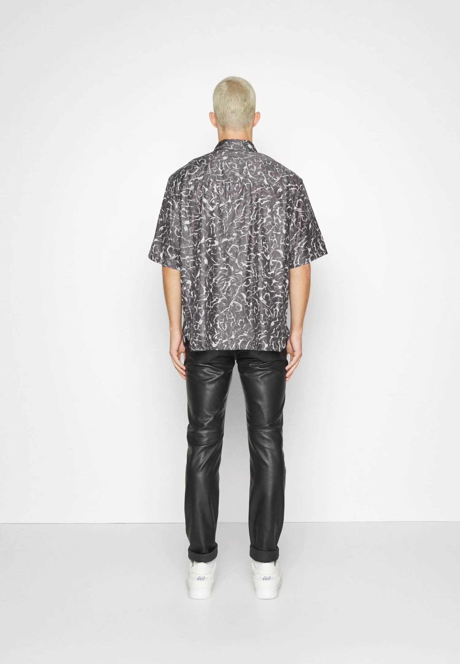 Han Kjøbenhavn Printed Relaxed Short Sleeve - Shirt - Silver - Image 3