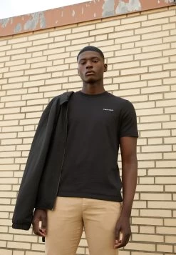 Calvin Klein Micro Logo - Basic T-Shirt - Black