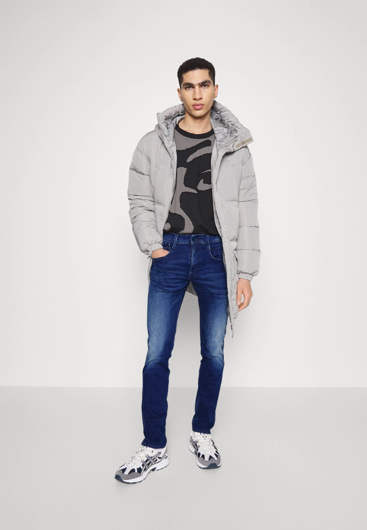 Replay Anbass Forever - Slim Fit Jeans - Medium Blue - Image 2