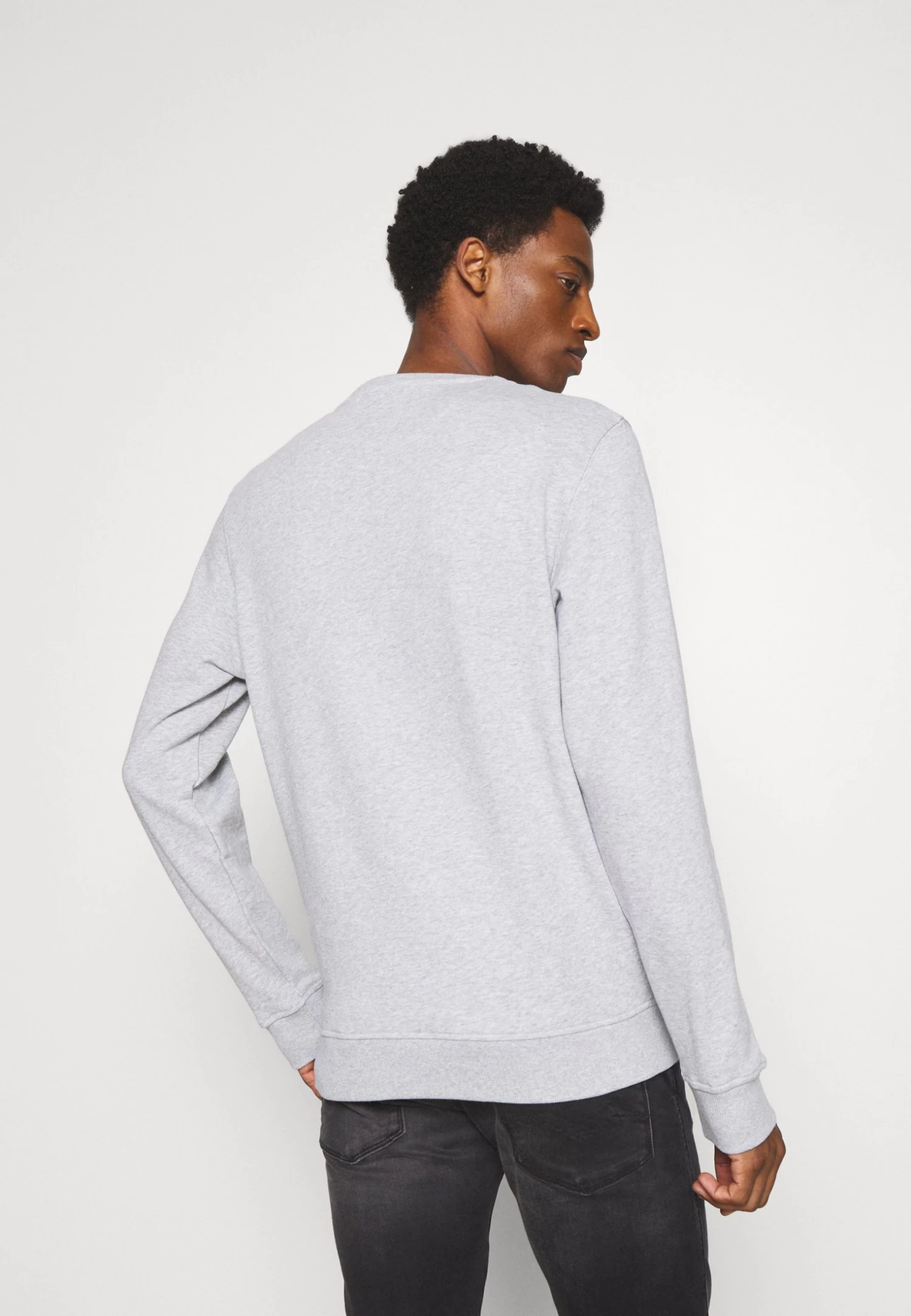 Lyle & Scott Crew Neck - Sweatshirt - Light Grey Marl - Image 3