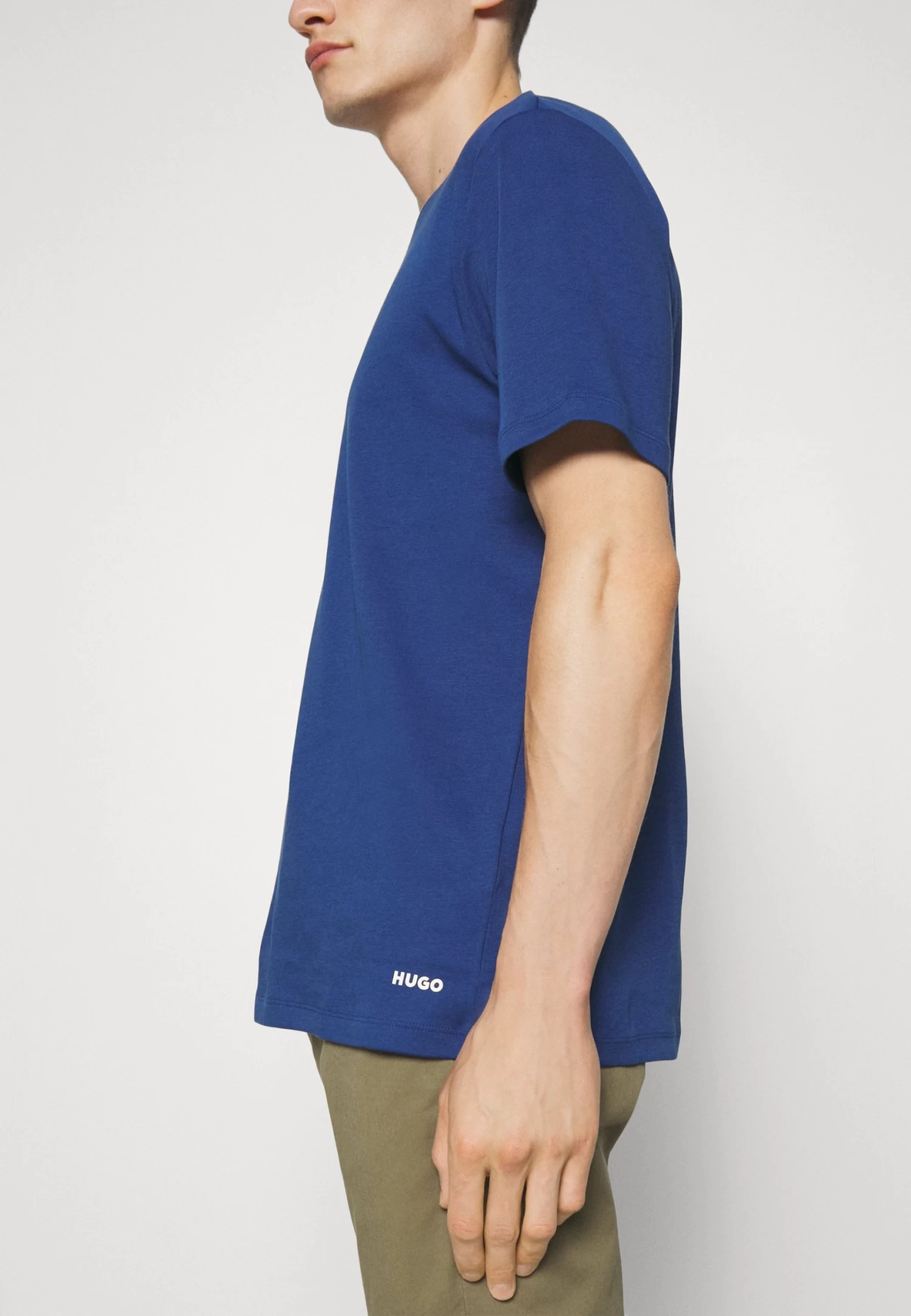 Hugo Dozy - Basic T-Shirt - Navy - Image 5