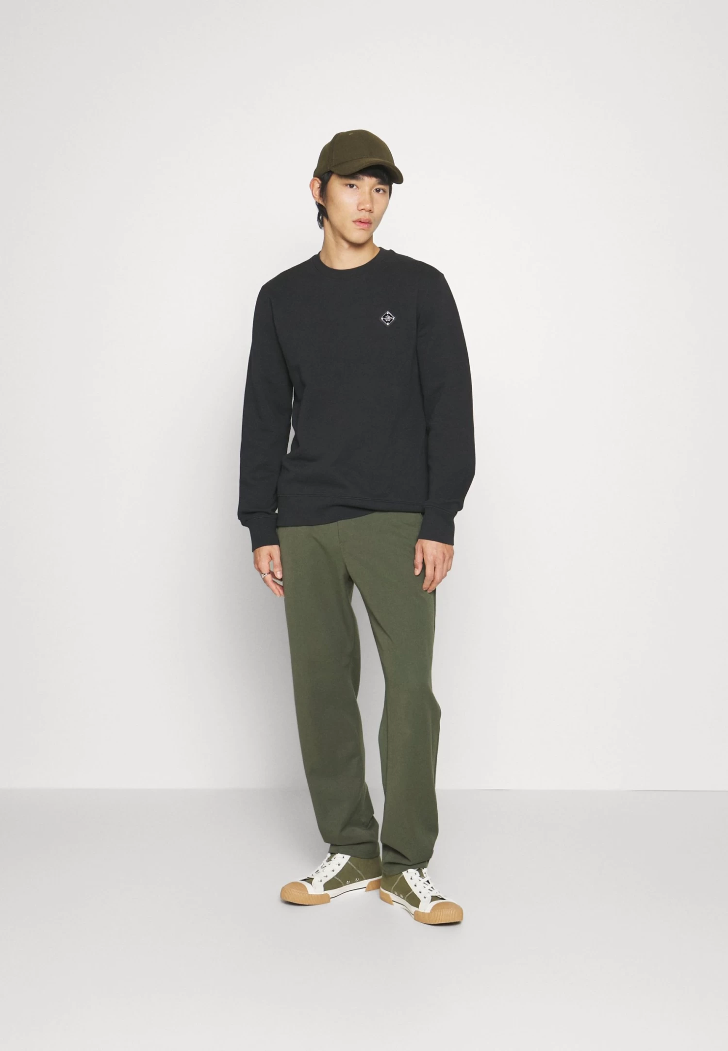 J.Lindeberg Throw Patch C Neck - Sweatshirt - Black - Image 4