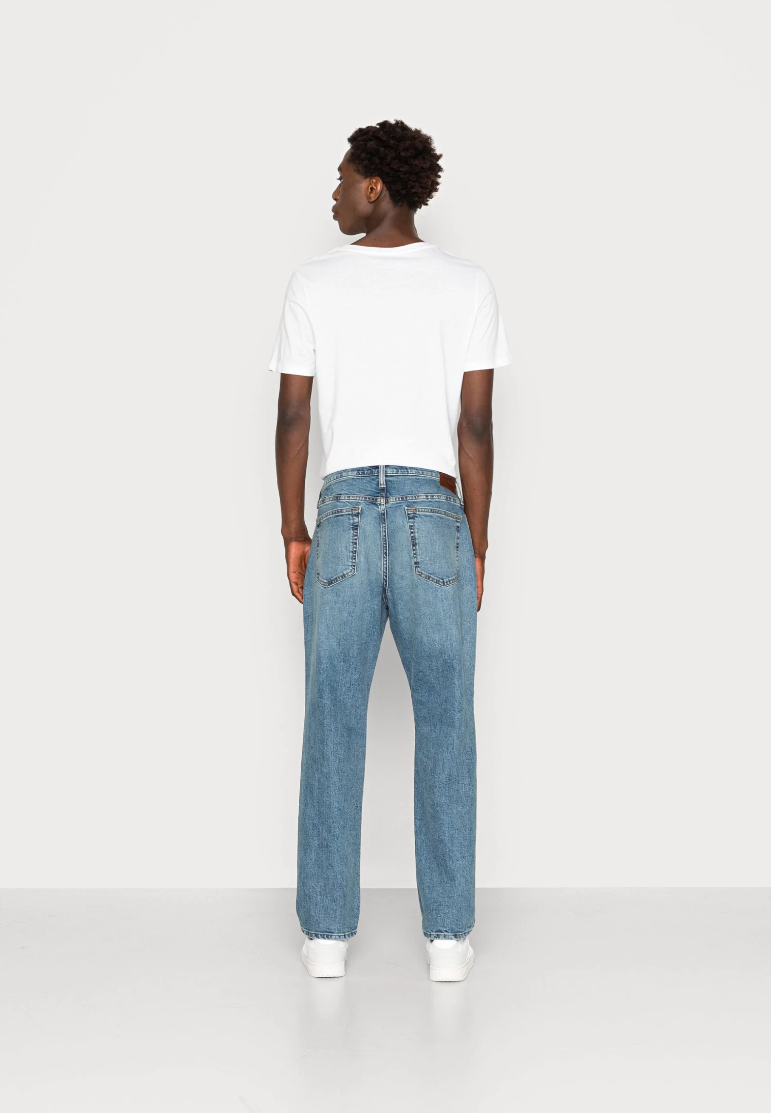 Abercrombie & Fitch Straight Leg Jeans - Dark Wash - Image 3