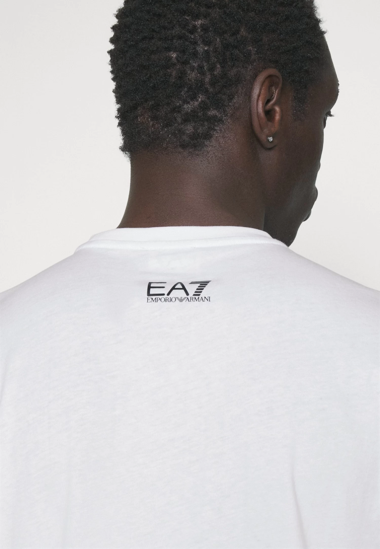 EA7 Emporio Armani Train- Print T-Shirt - White - Image 5