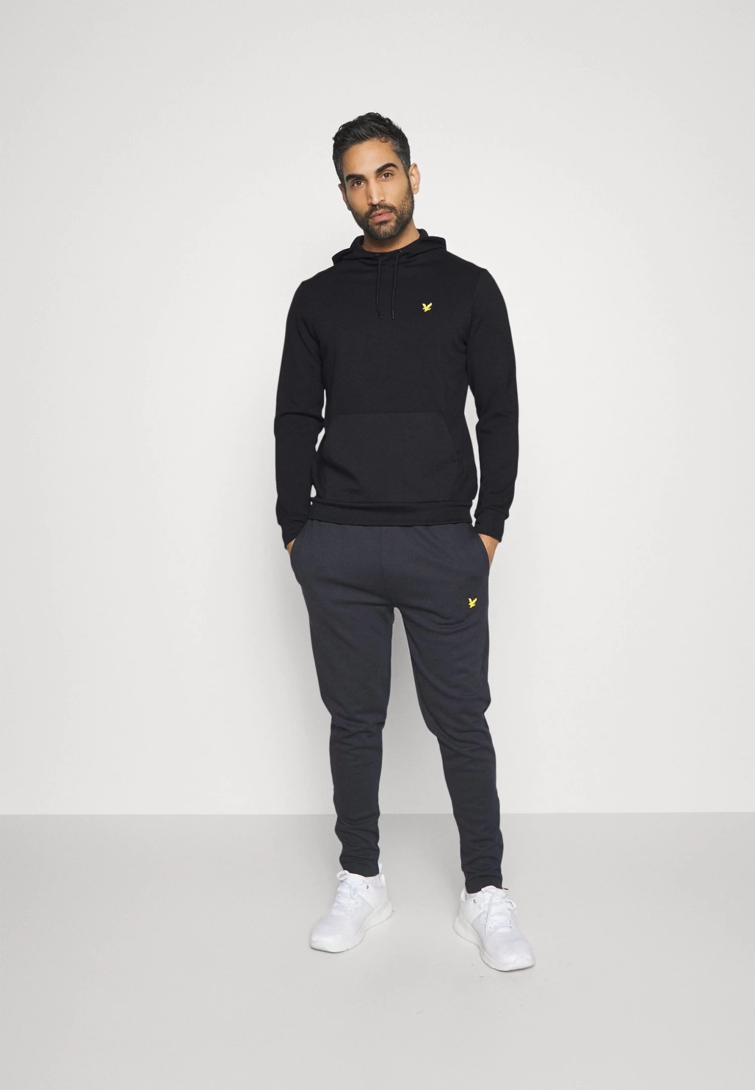 Lyle & Scott Fly Hoodie - Sweatshirt - Jet Black - Image 2