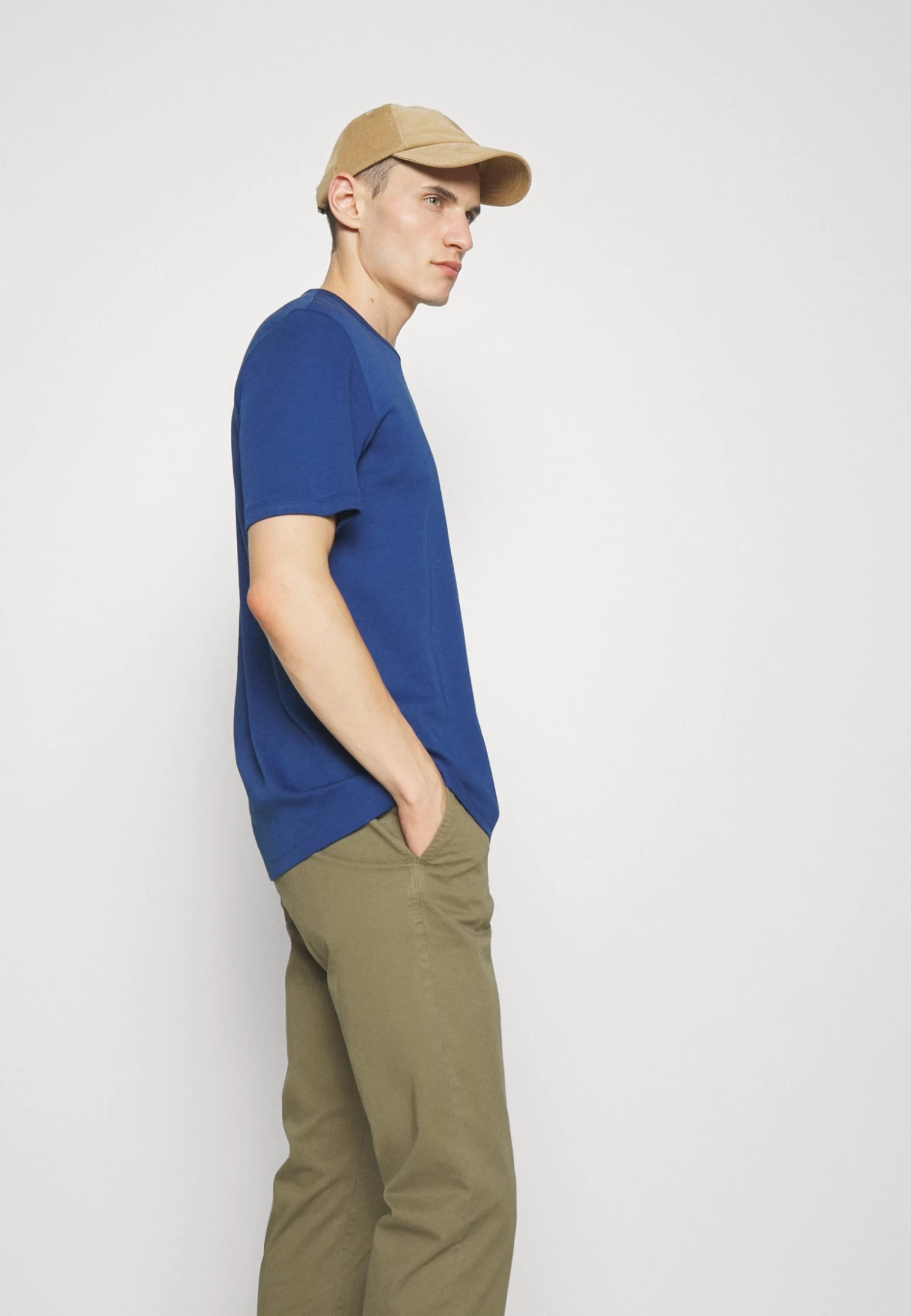 Hugo Dozy - Basic T-Shirt - Navy - Image 6