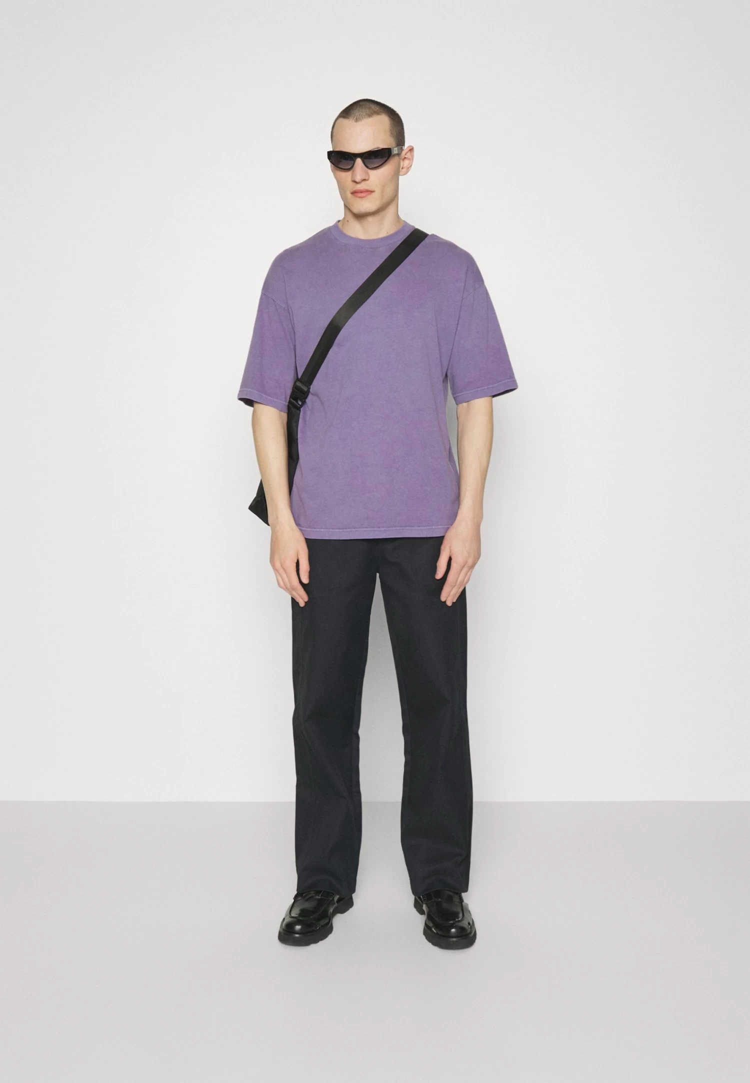 DRYKORN Hunt - Basic T-Shirt - 8400 Purple - Image 2