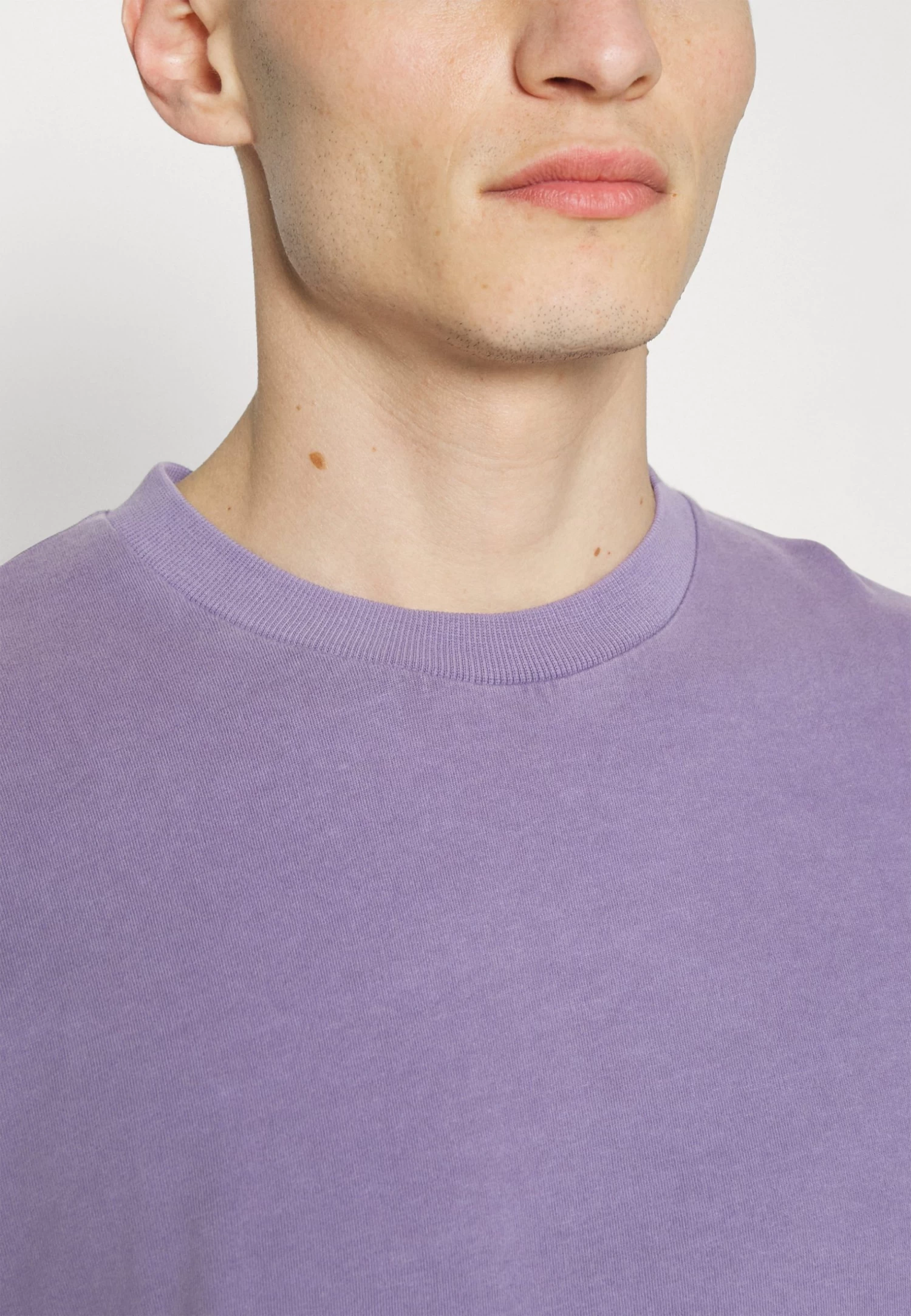 DRYKORN Hunt - Basic T-Shirt - 8400 Purple - Image 5