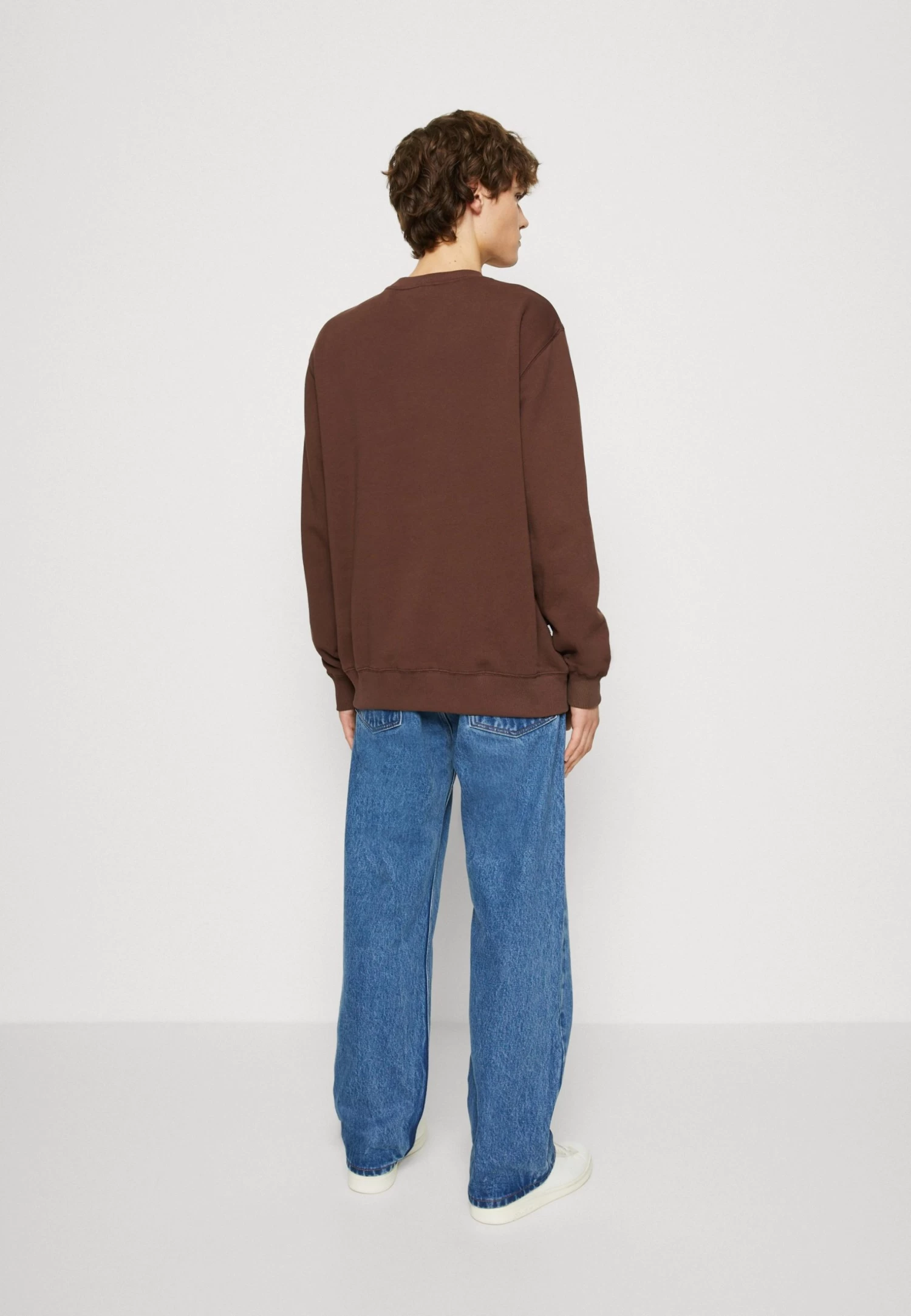 Makia Doggo Unisex - Sweatshirt - Dark Brown - Image 3