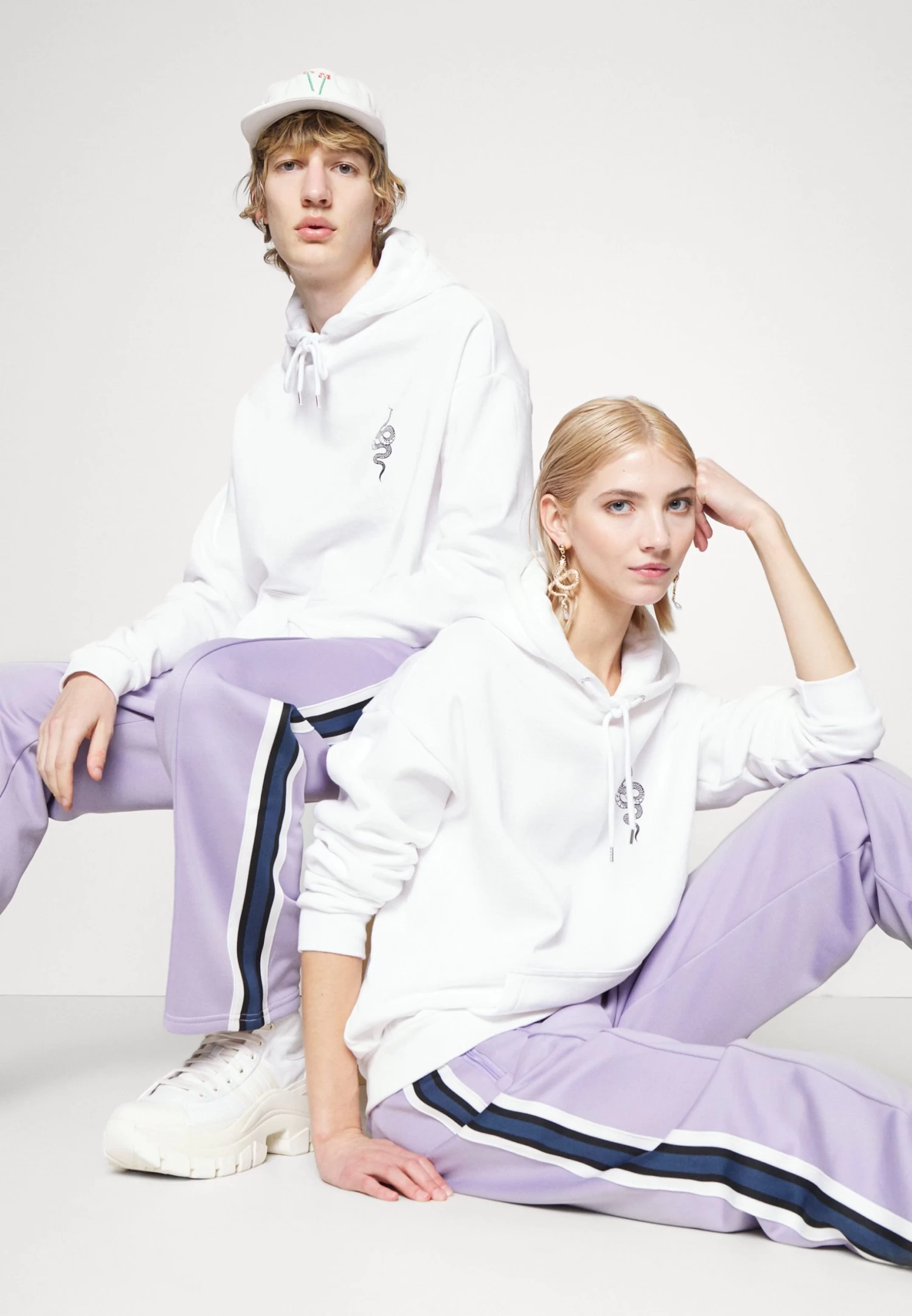 YOURTURN Unisex - Hoodie - White - Image 4