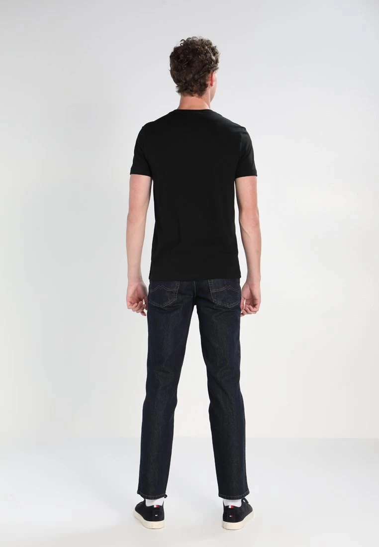 Lacoste Basic T-Shirt - Black - Image 3
