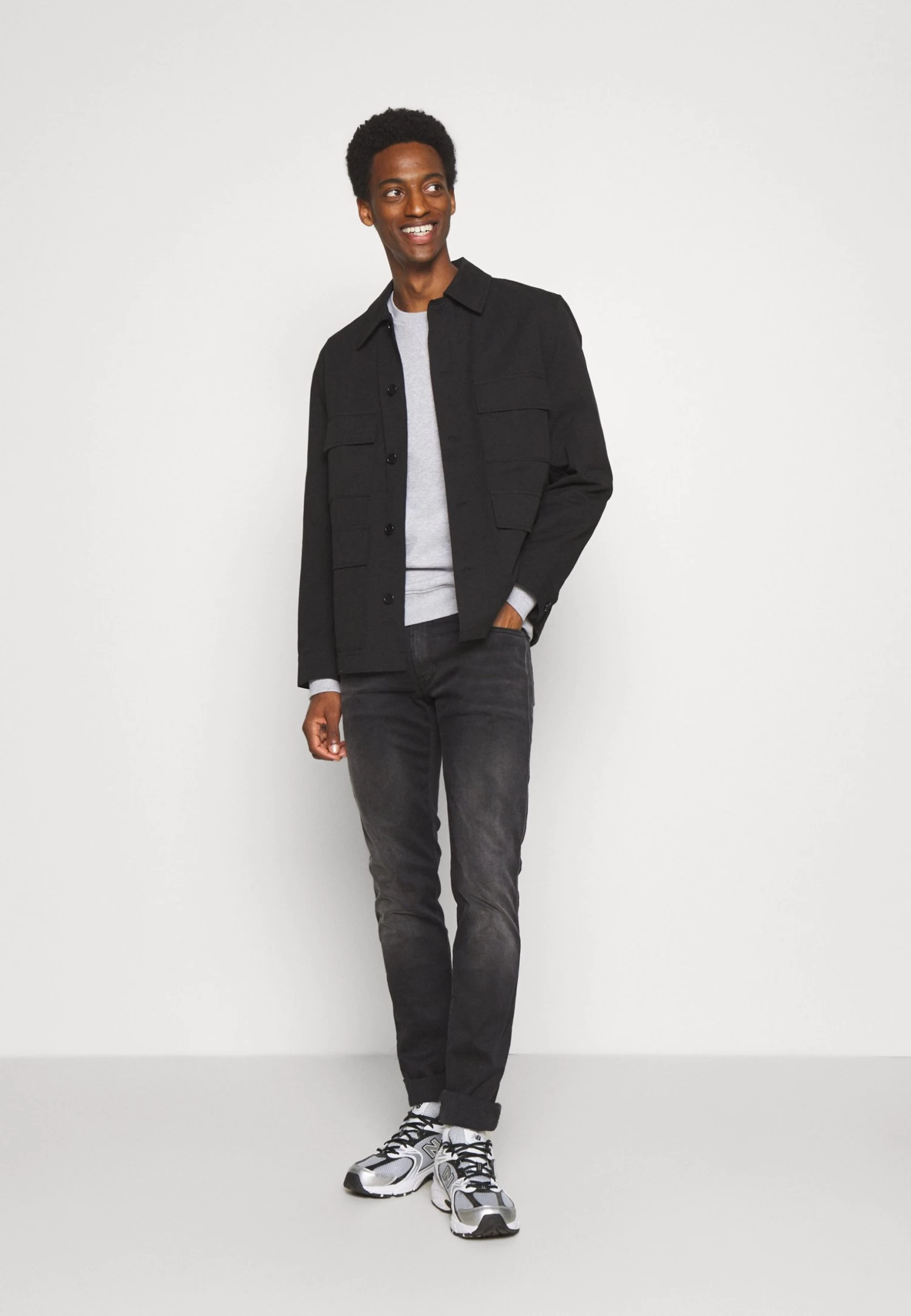 Lyle & Scott Crew Neck - Sweatshirt - Light Grey Marl - Image 4