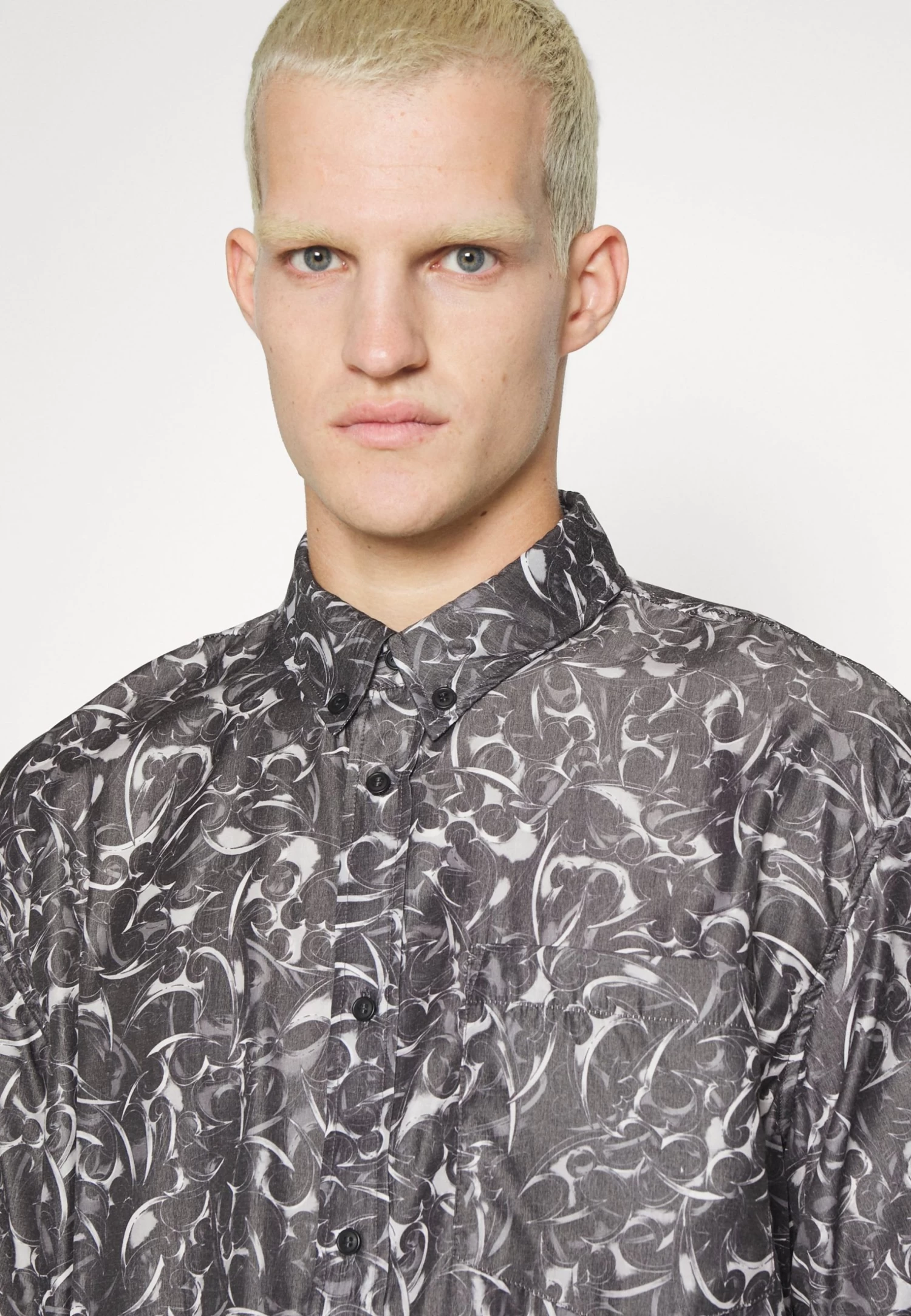 Han Kjøbenhavn Printed Relaxed Short Sleeve - Shirt - Silver - Image 5