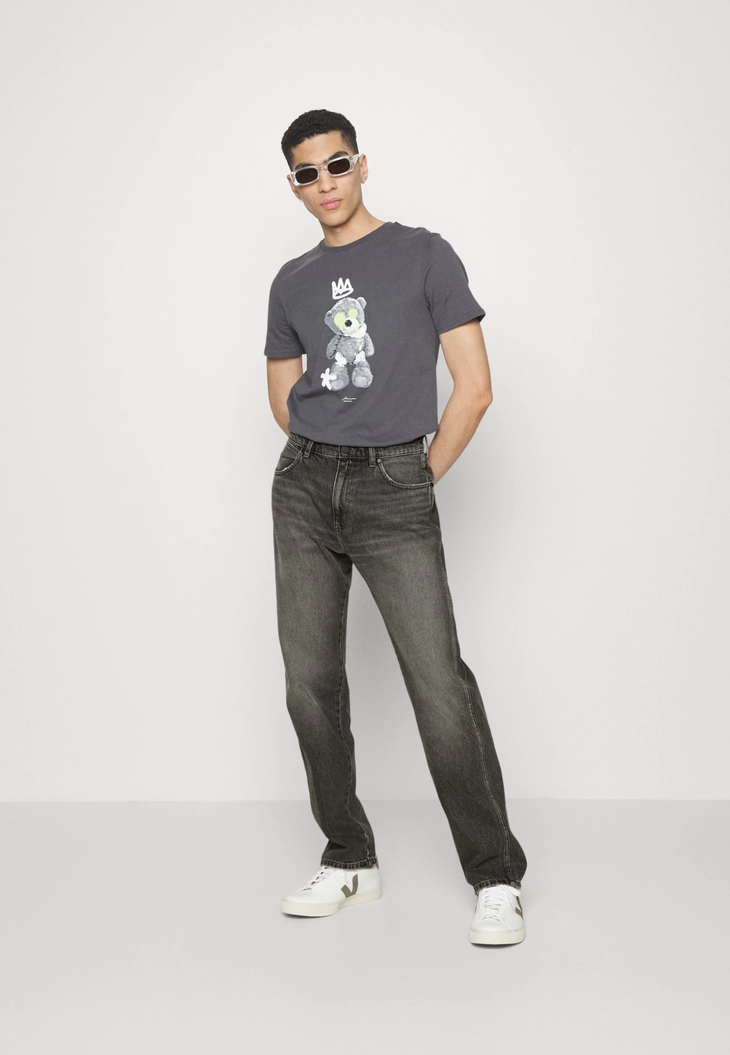 Wrangler Frontier - Straight Leg Jeans - Dark Rose - Image 2