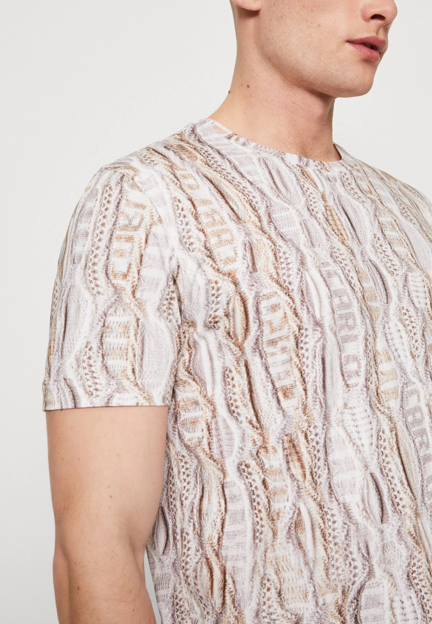 CARLO COLUCCI Unisex - Print T-Shirt - Beige/Offwhite/Grey/Brown - Image 6