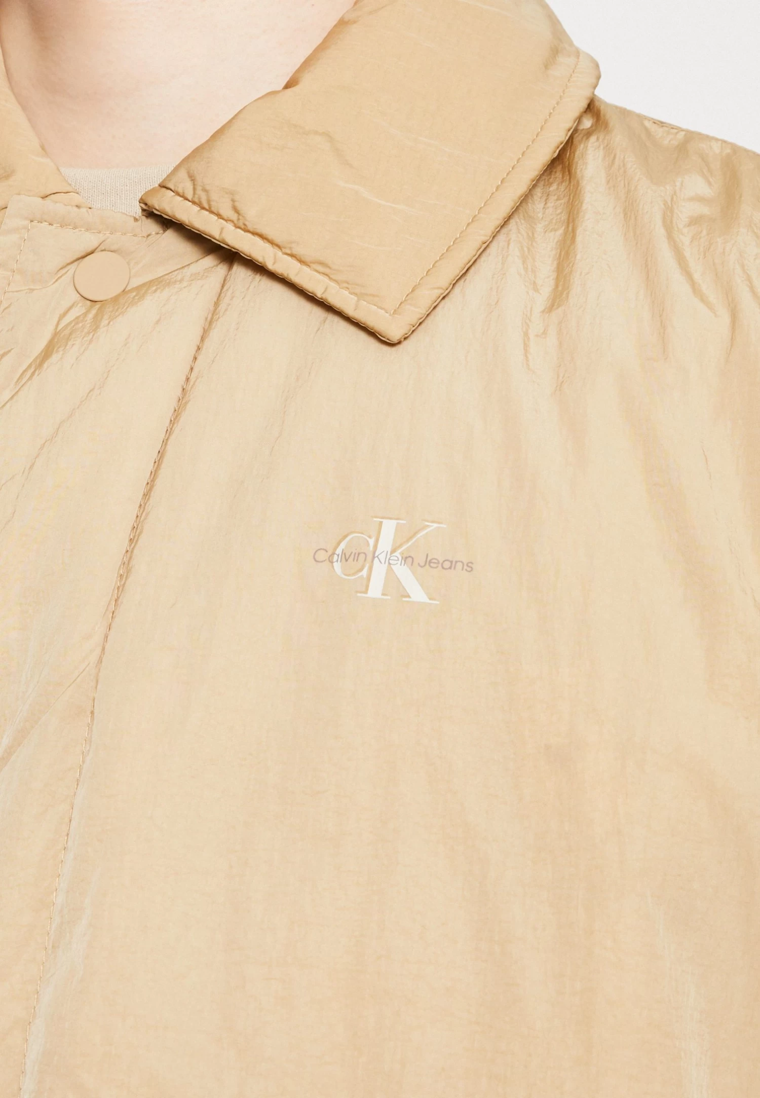 Calvin Klein Jeans Archival Monologo Coach Jacket - Parka - Travertine - Image 6