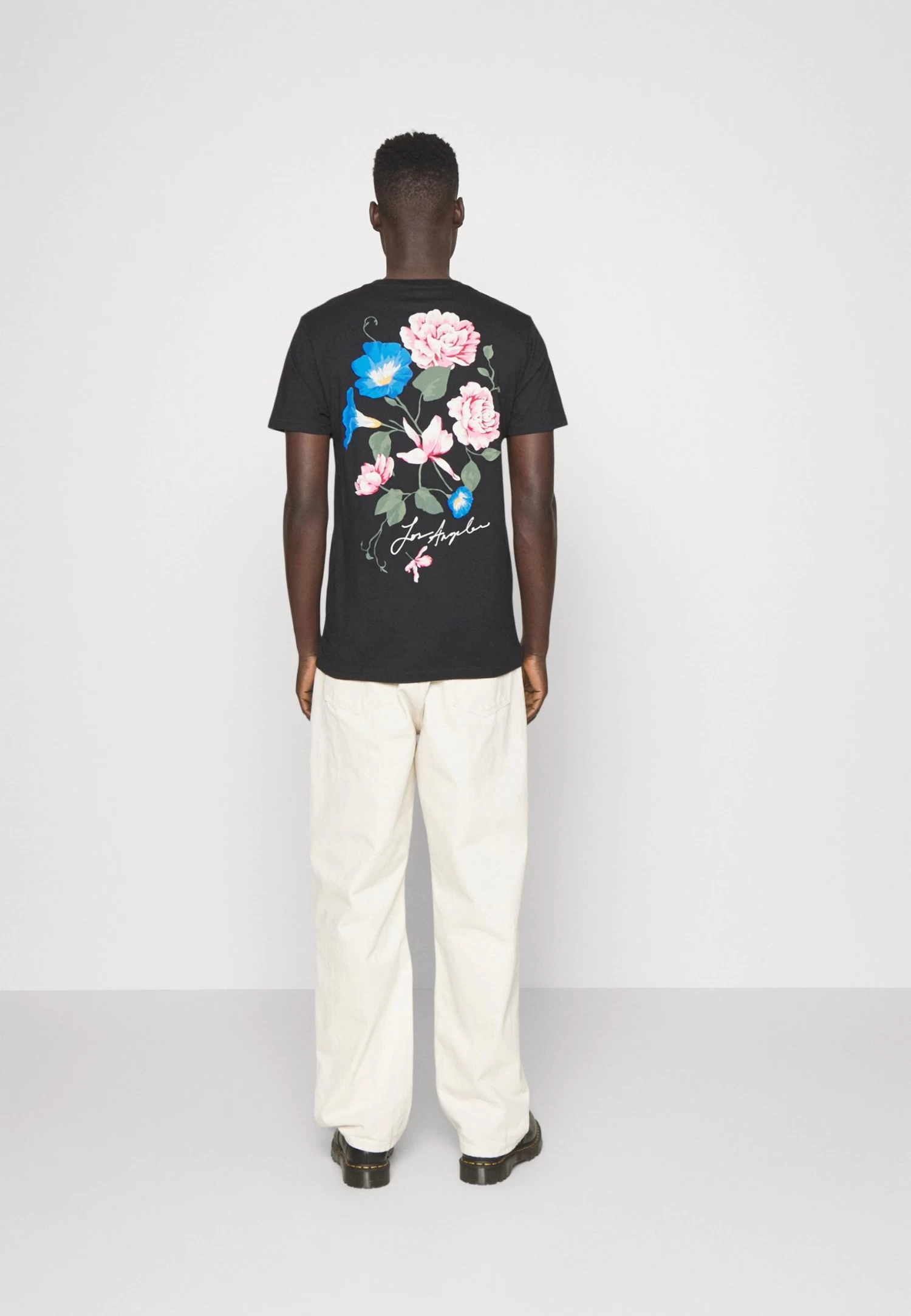 Hollister Co. Floral Mixed Embroidery And Print - Print T-Shirt - Black - Image 3