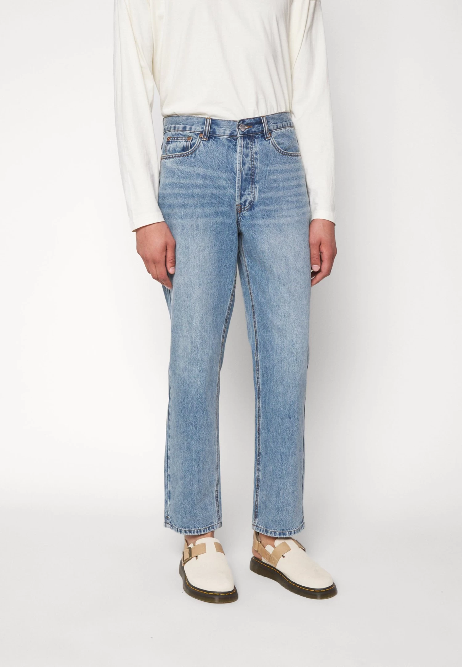 Luis Unisex - Relaxed Fit Jeans - Mid Blue - Image 3